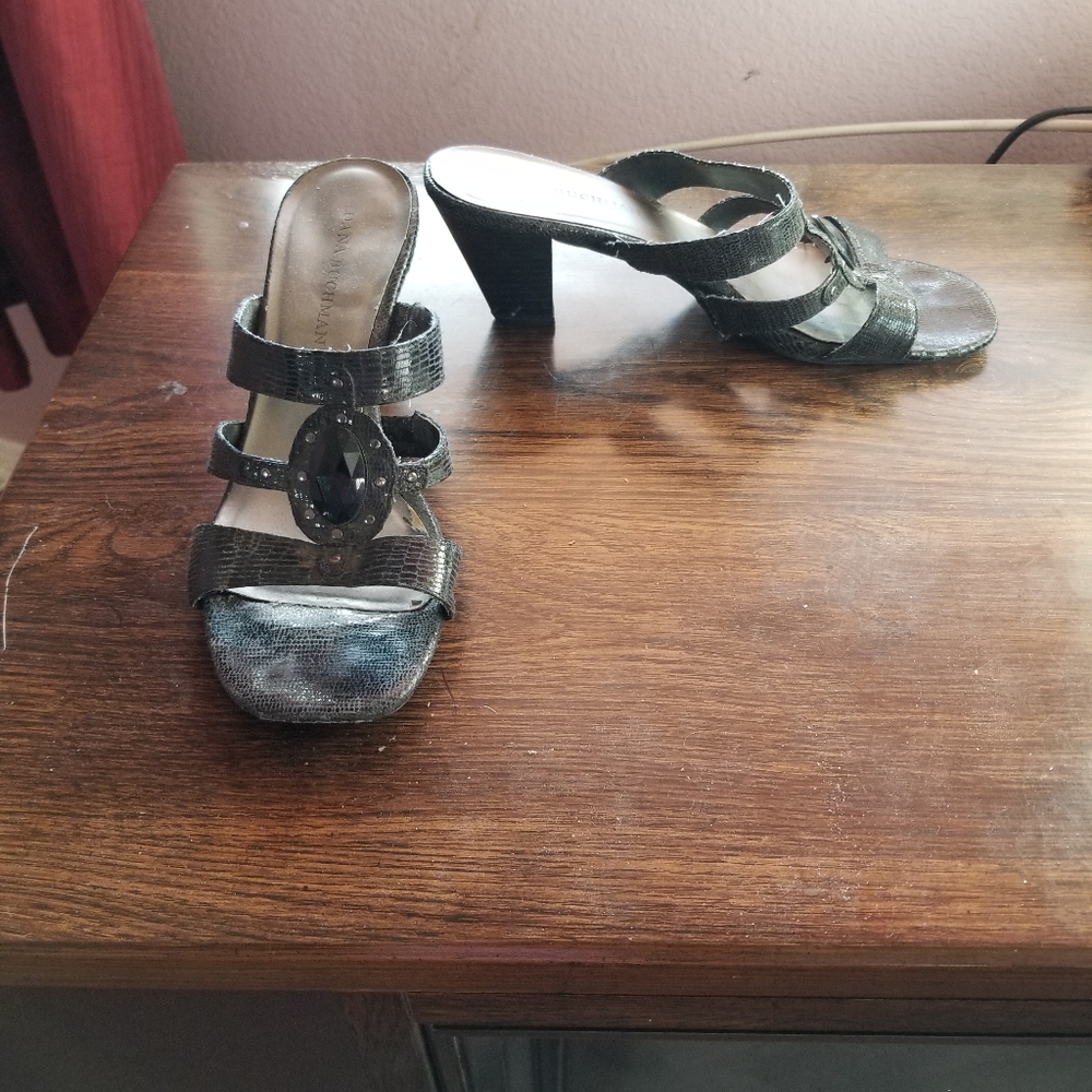 Shoe